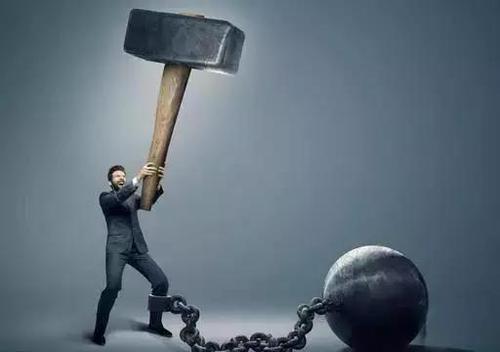 人民日报：道德沦丧是当前经济滑坡的根本原因